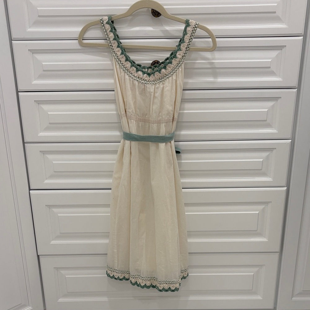 Betsy Johnson -2 - Cream Dress w Green Trim - Sleeveless Belted Sundress.